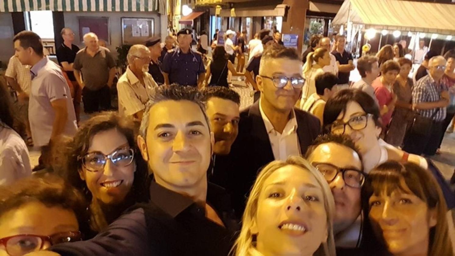ADRIA D'ESTATE Selfie ricordo delle autorità citta