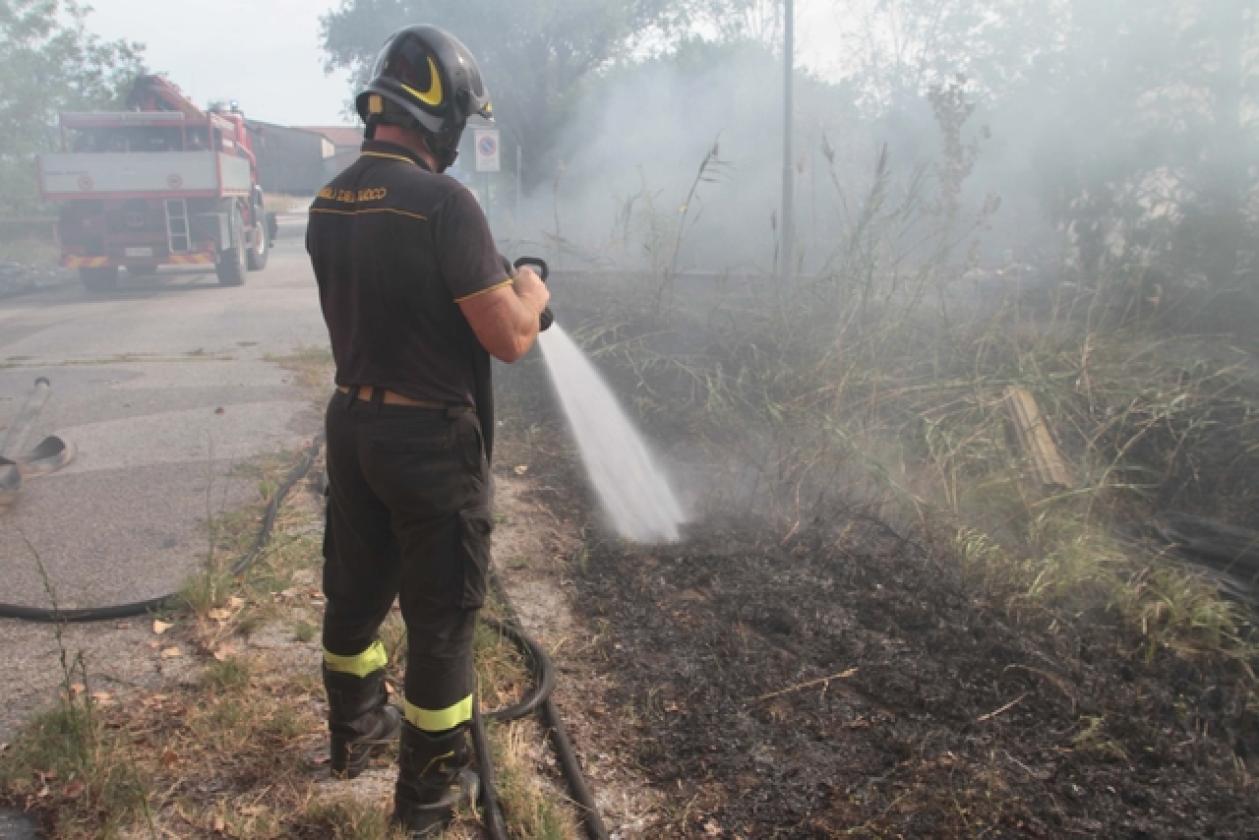 Incendio Villadose Vigili del Fuoco 1