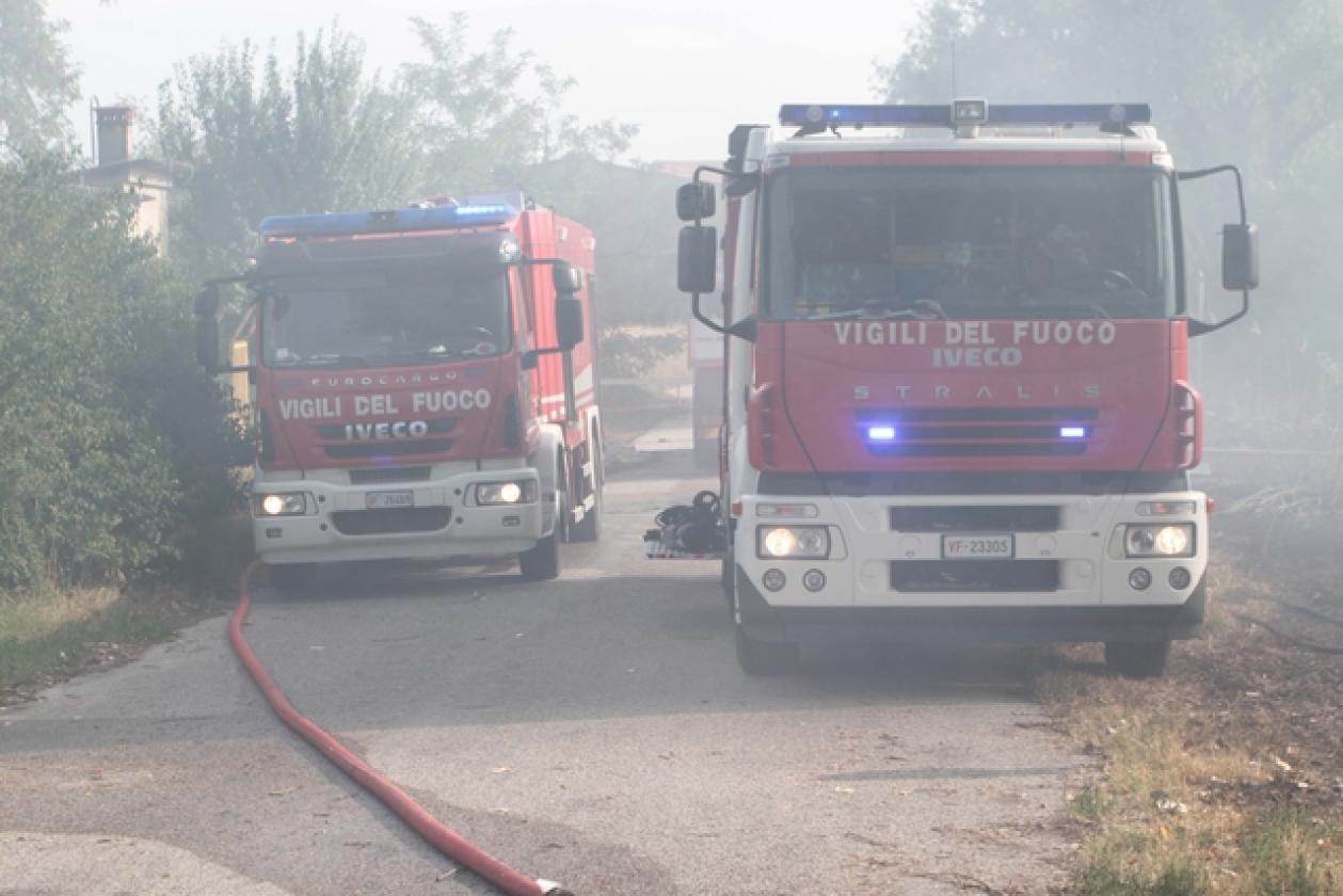 Incendio Villadose Vigili del Fuoco 11