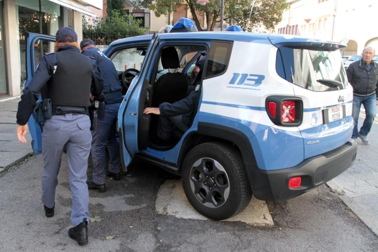 Galleria Balotta Polizia Vigili Urbani 9