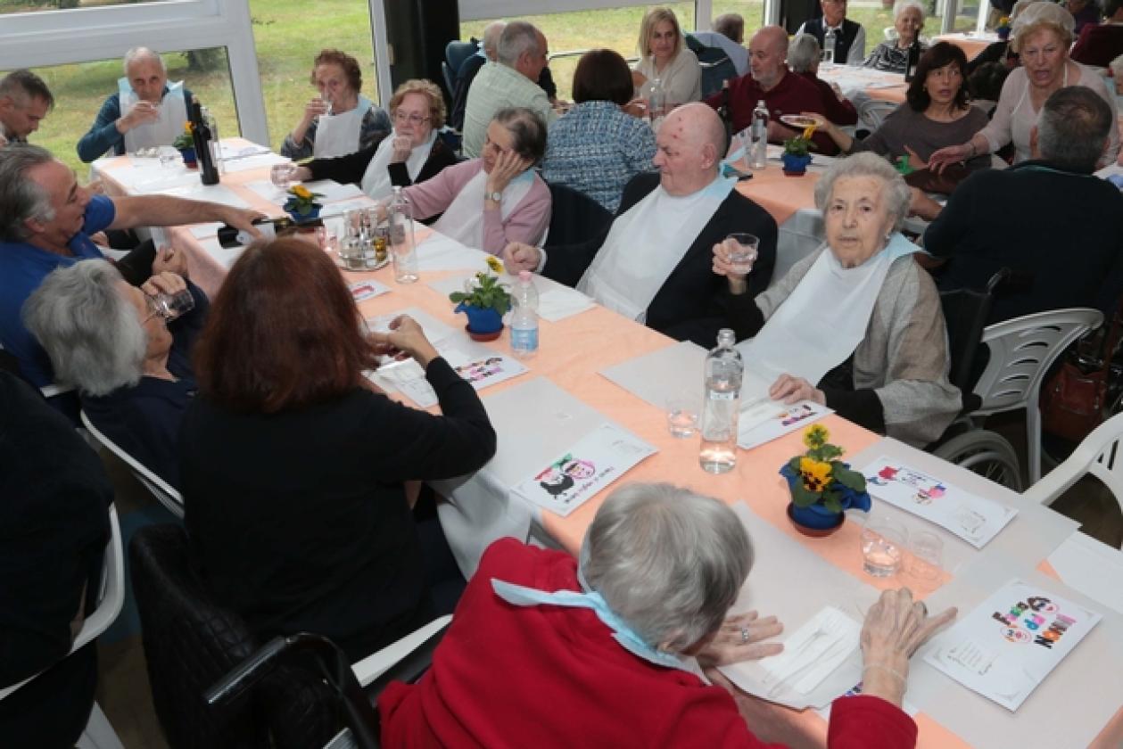 Iras festa dei nonni (2)