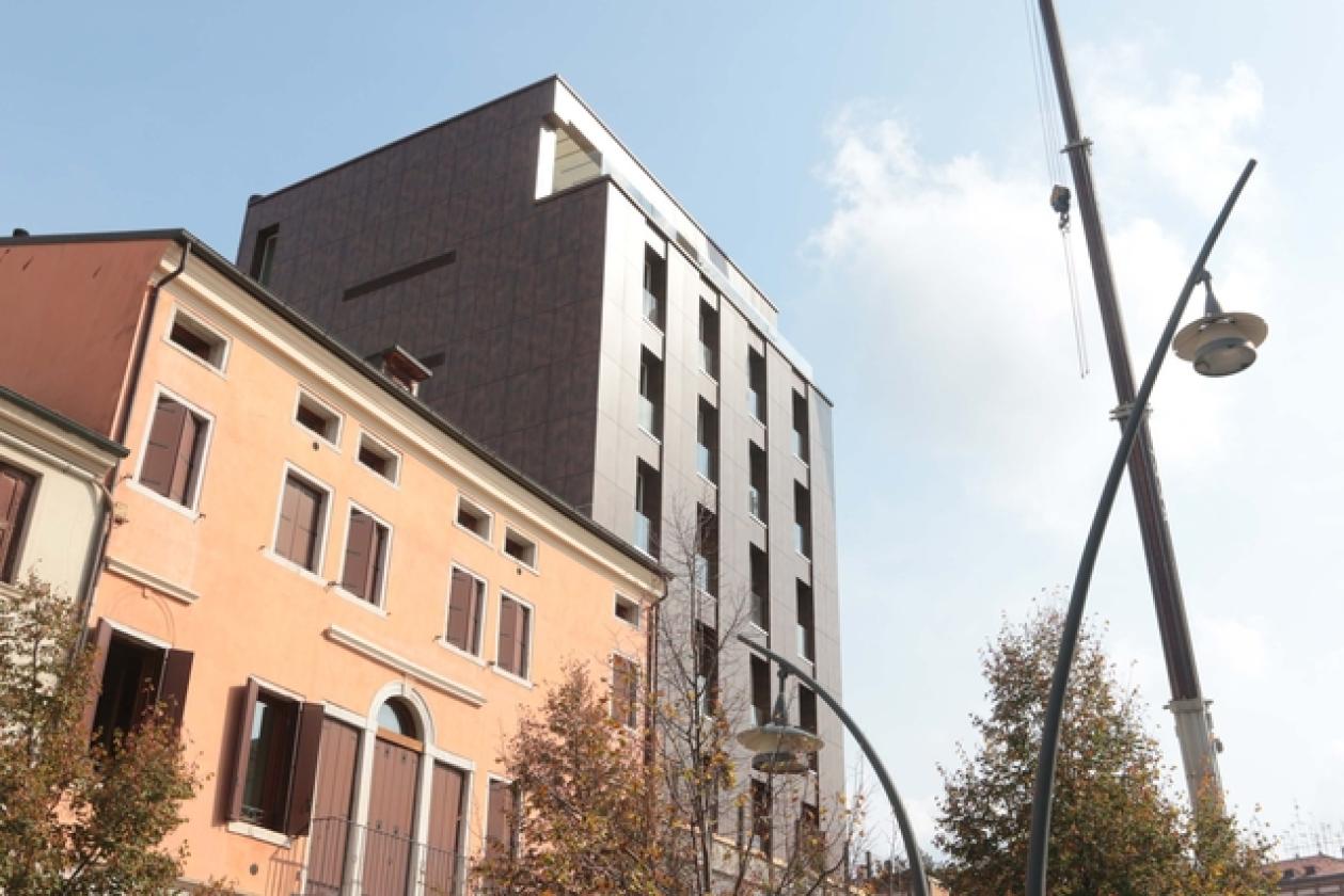 Hotel Granatiere Corso del Popolo 8