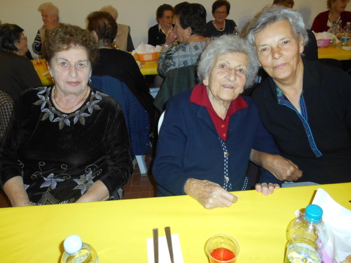 Nonni a tavola teatro indipendenza Castelnovo (4)