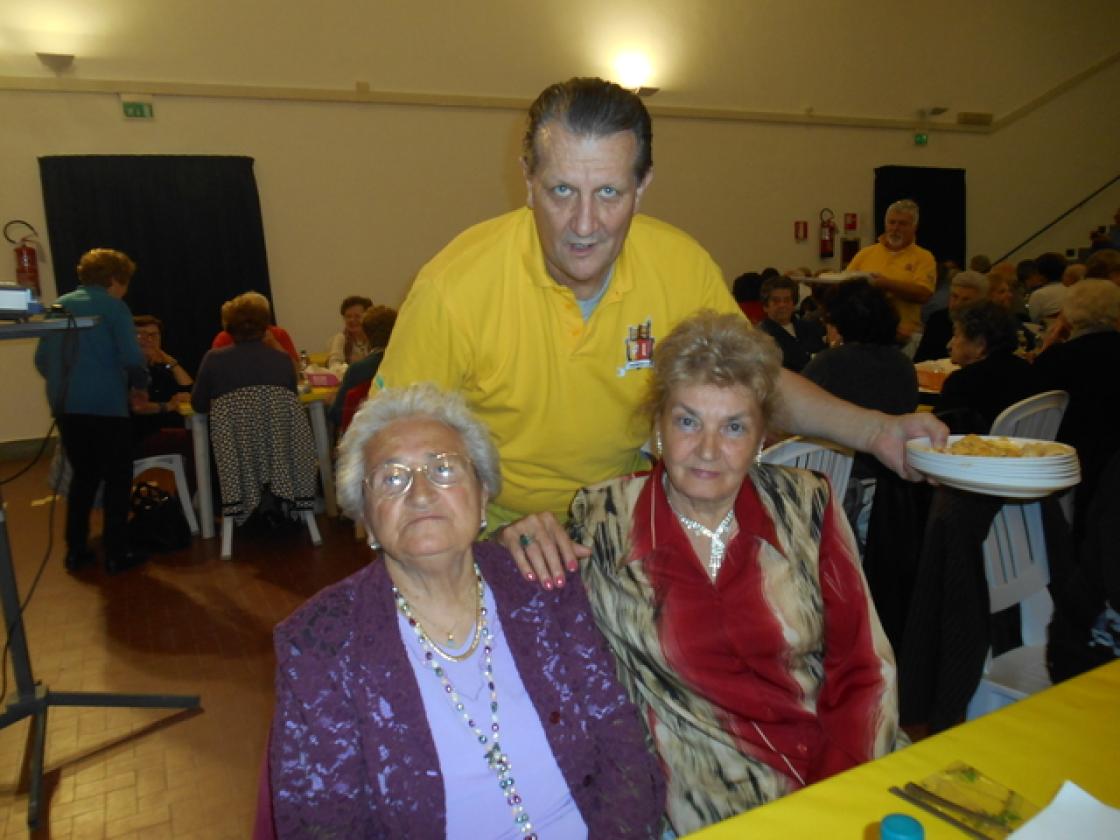 Nonni a tavola teatro indipendenza Castelnovo (5)