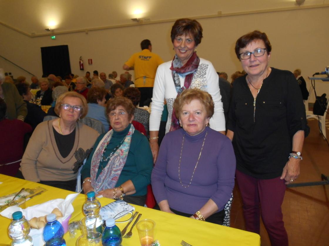 Nonni a tavola teatro indipendenza Castelnovo (7)