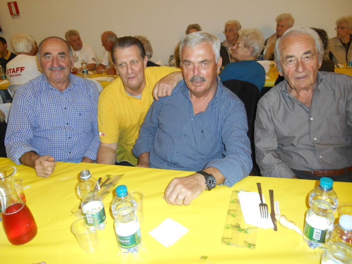 Nonni a tavola teatro indipendenza Castelnovo (8)