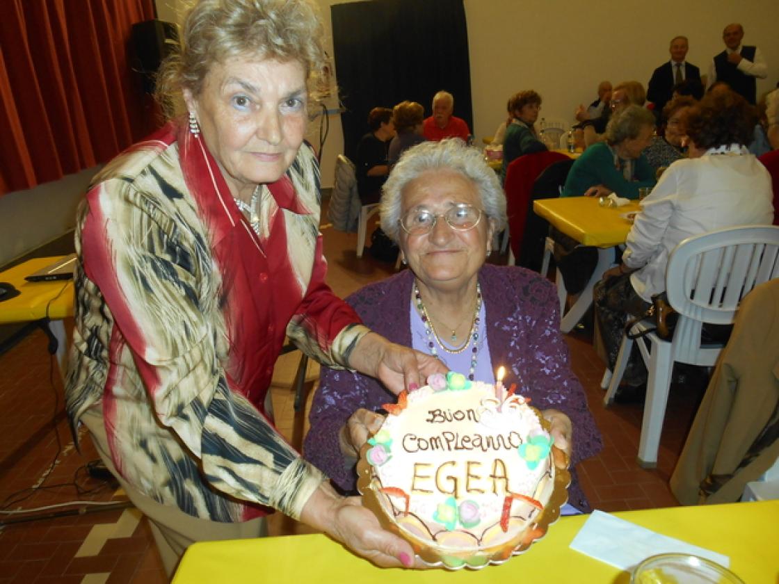 Nonni a tavola teatro indipendenza Castelnovo (9)