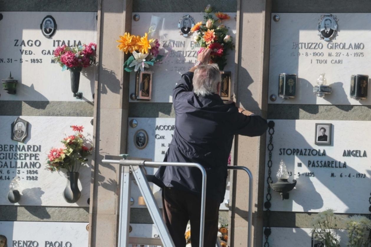 Cimitero 7