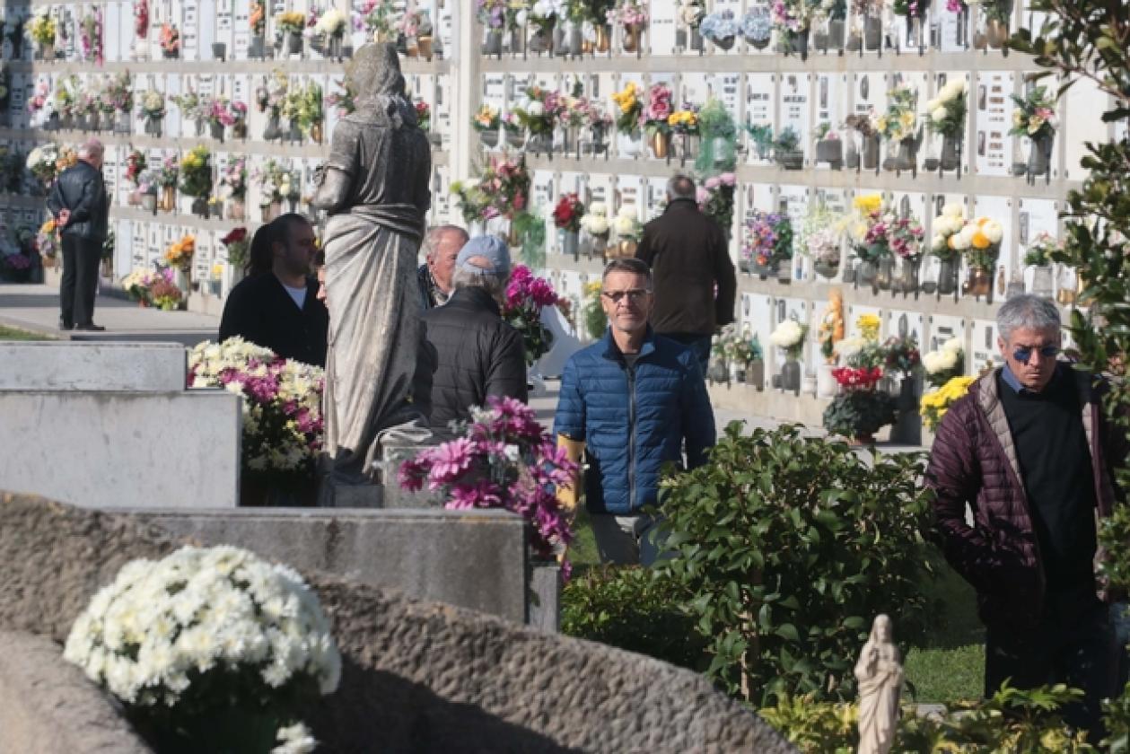 Cimitero 8