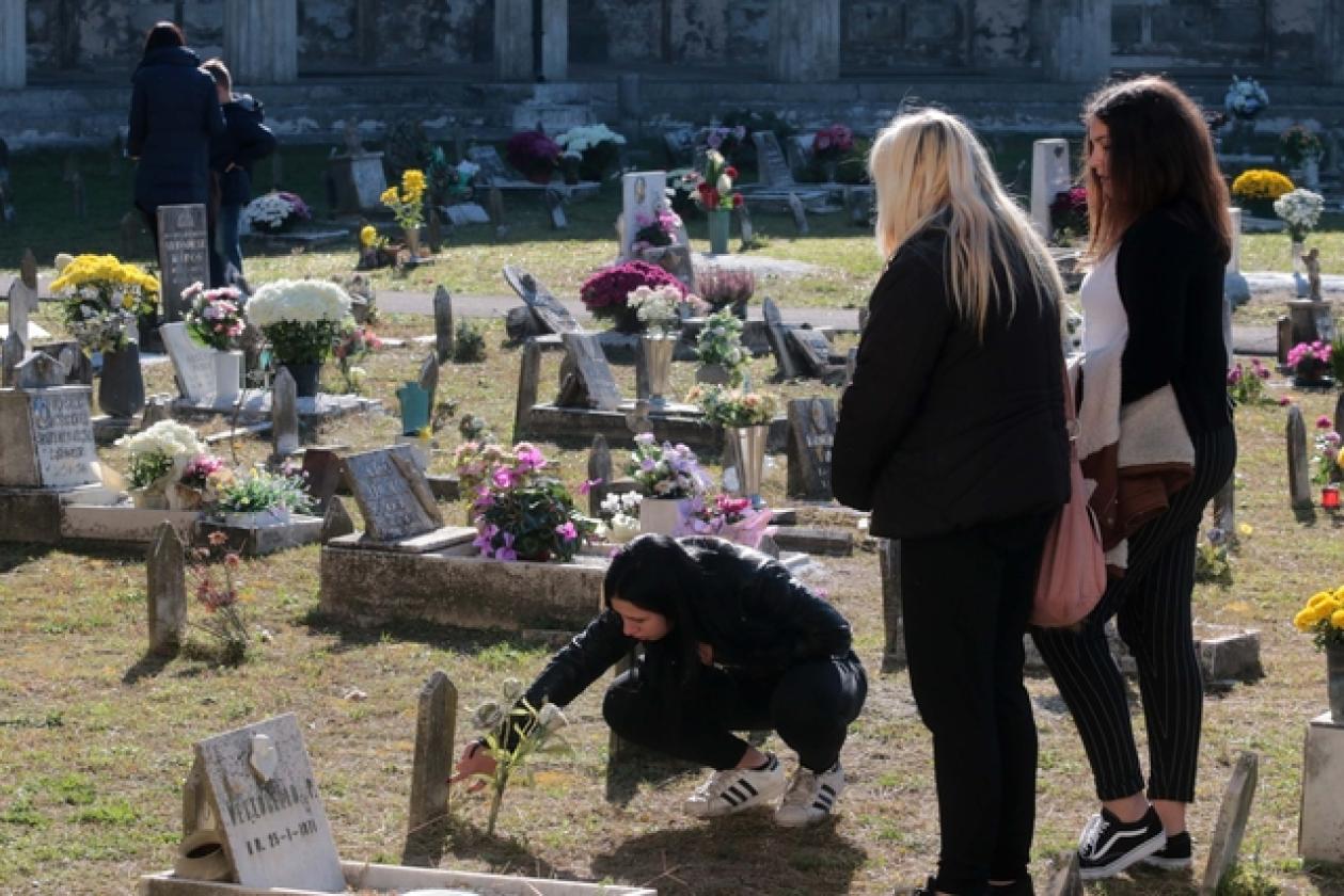 Cimitero 9