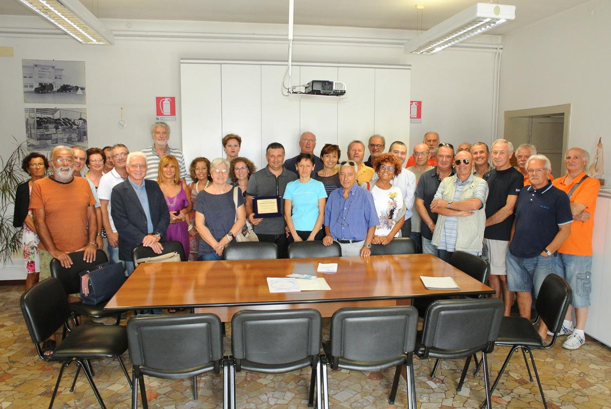 bandiera gialle al mercato ortofrutticolo di lusia (1)