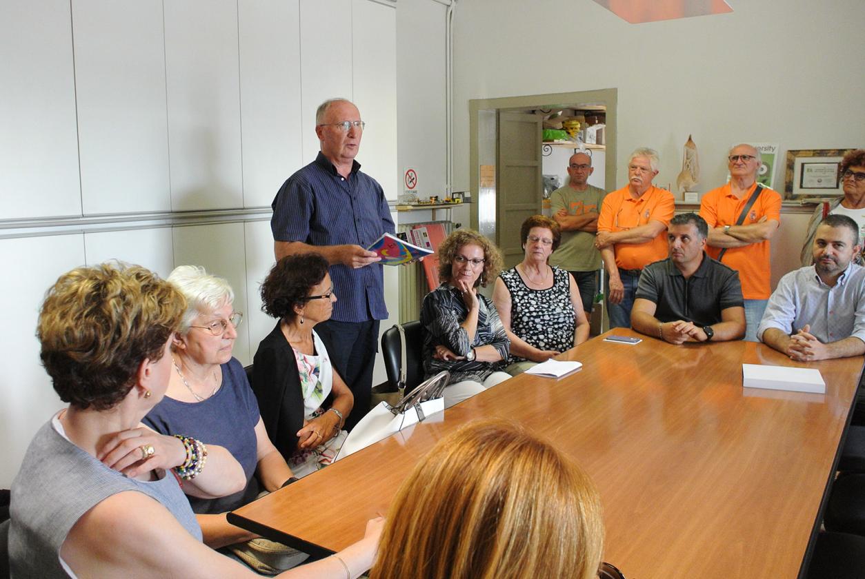 bandiera gialle al mercato ortofrutticolo di lusia (4)