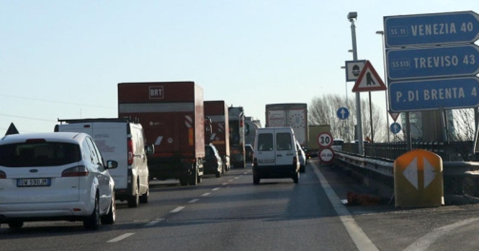 Si accende l’autovelox numero tredici.