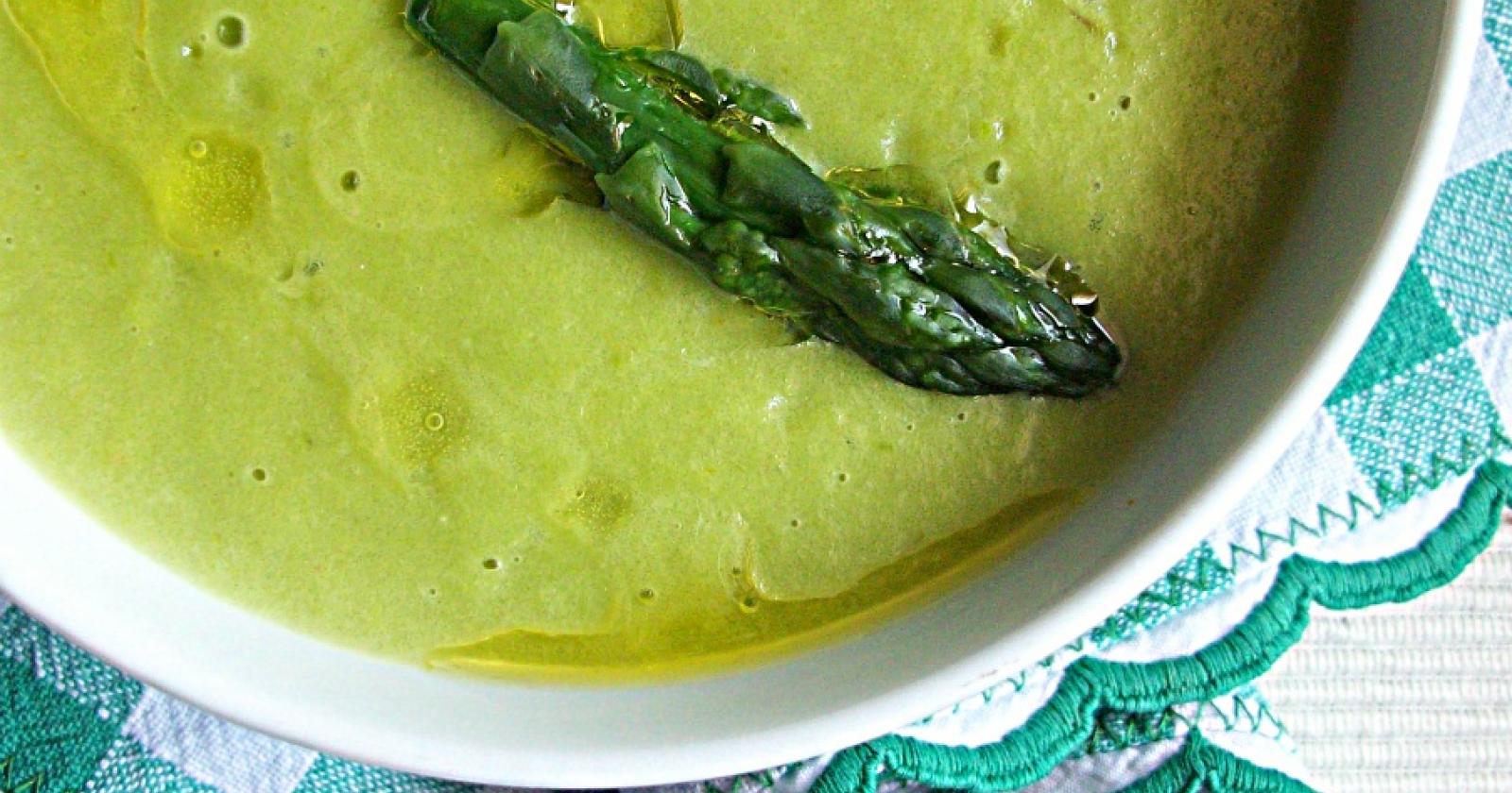 Vellutata di asparagi al limone