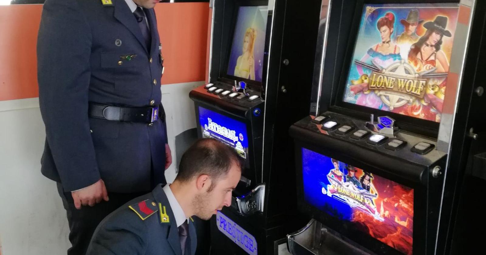 Manca la tabella dei giochi proibiti: un'esercente nei guai