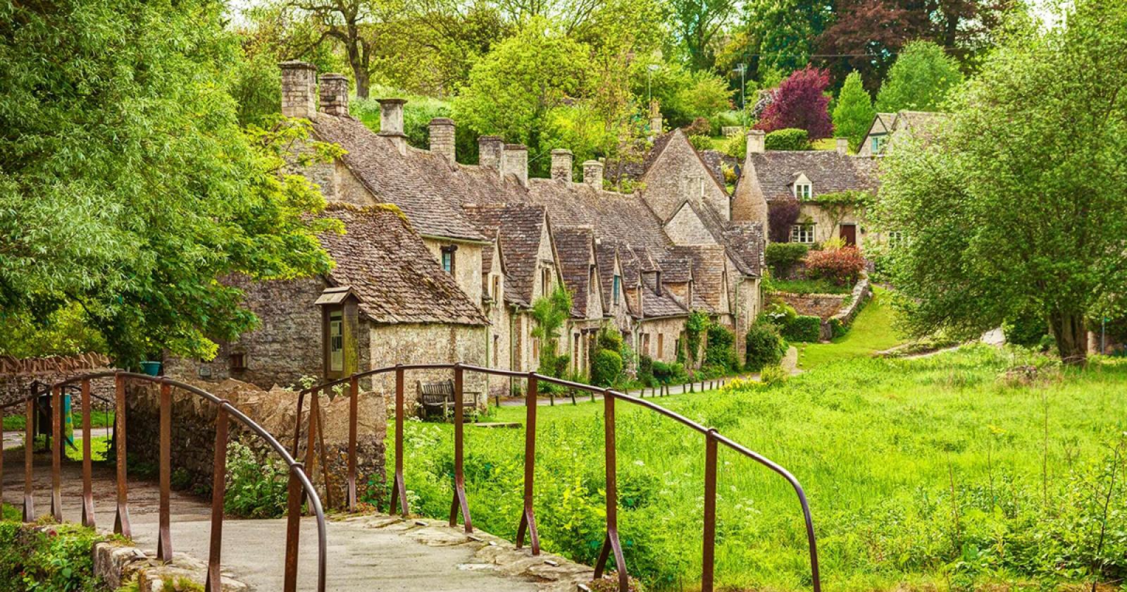 Un villaggio da romanzo fantasy a pochi chilometri da Londra: Bibury