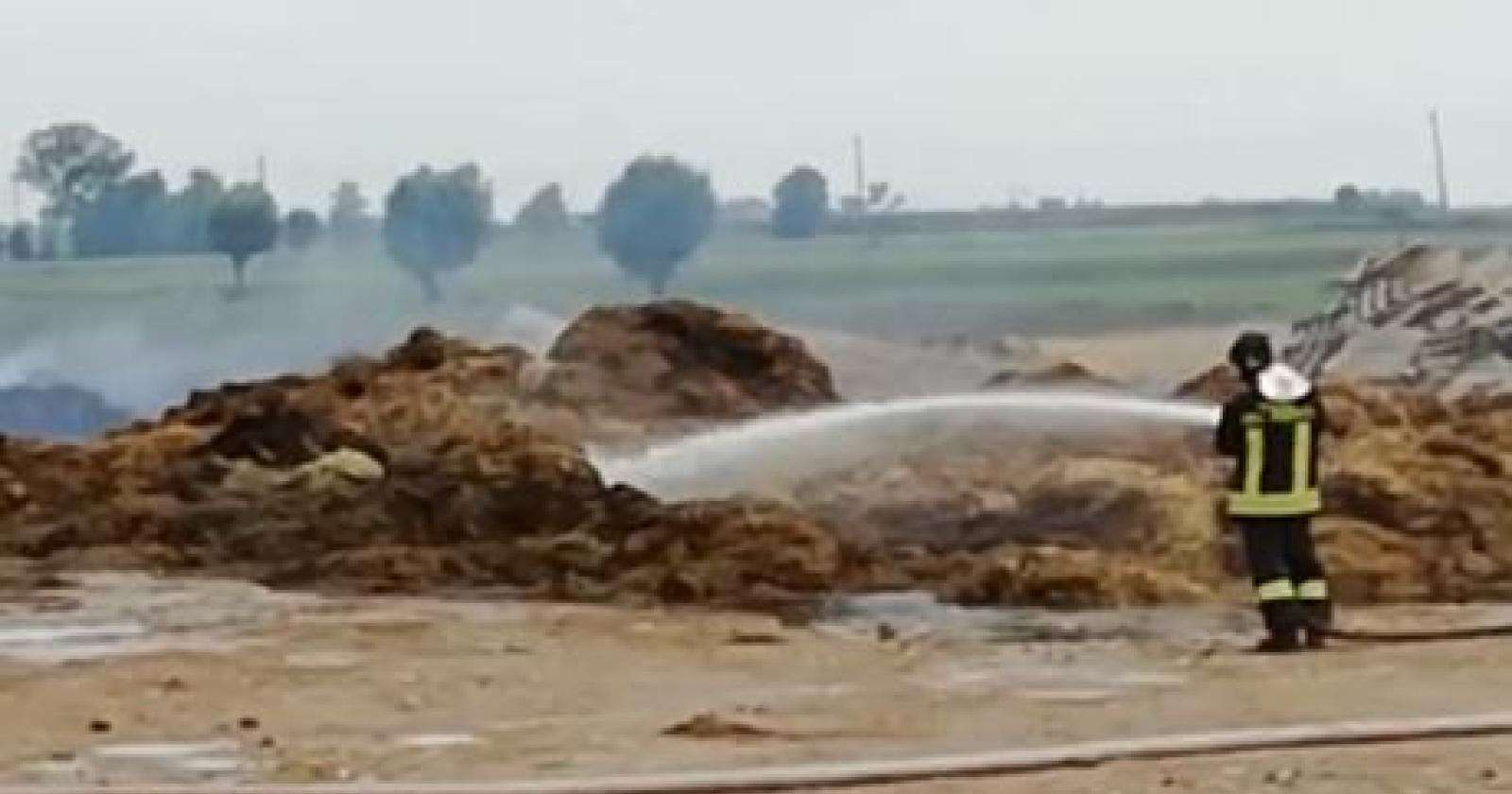 Distretti dalle fiamme  oltre 1500 quintali di fieno