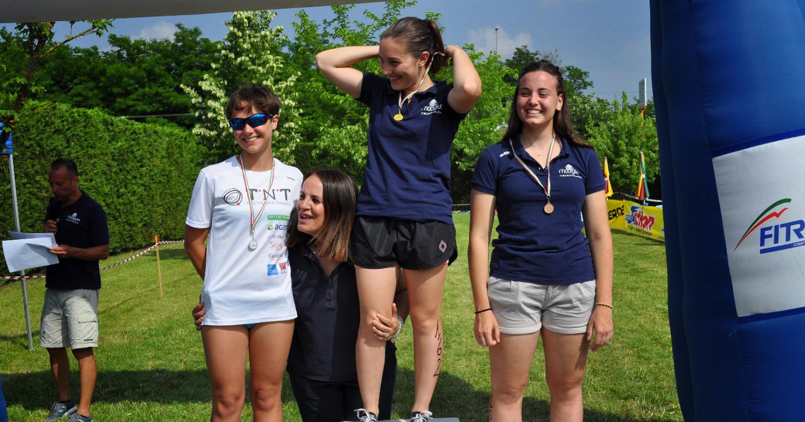 Aquathlon, invasione in piscina