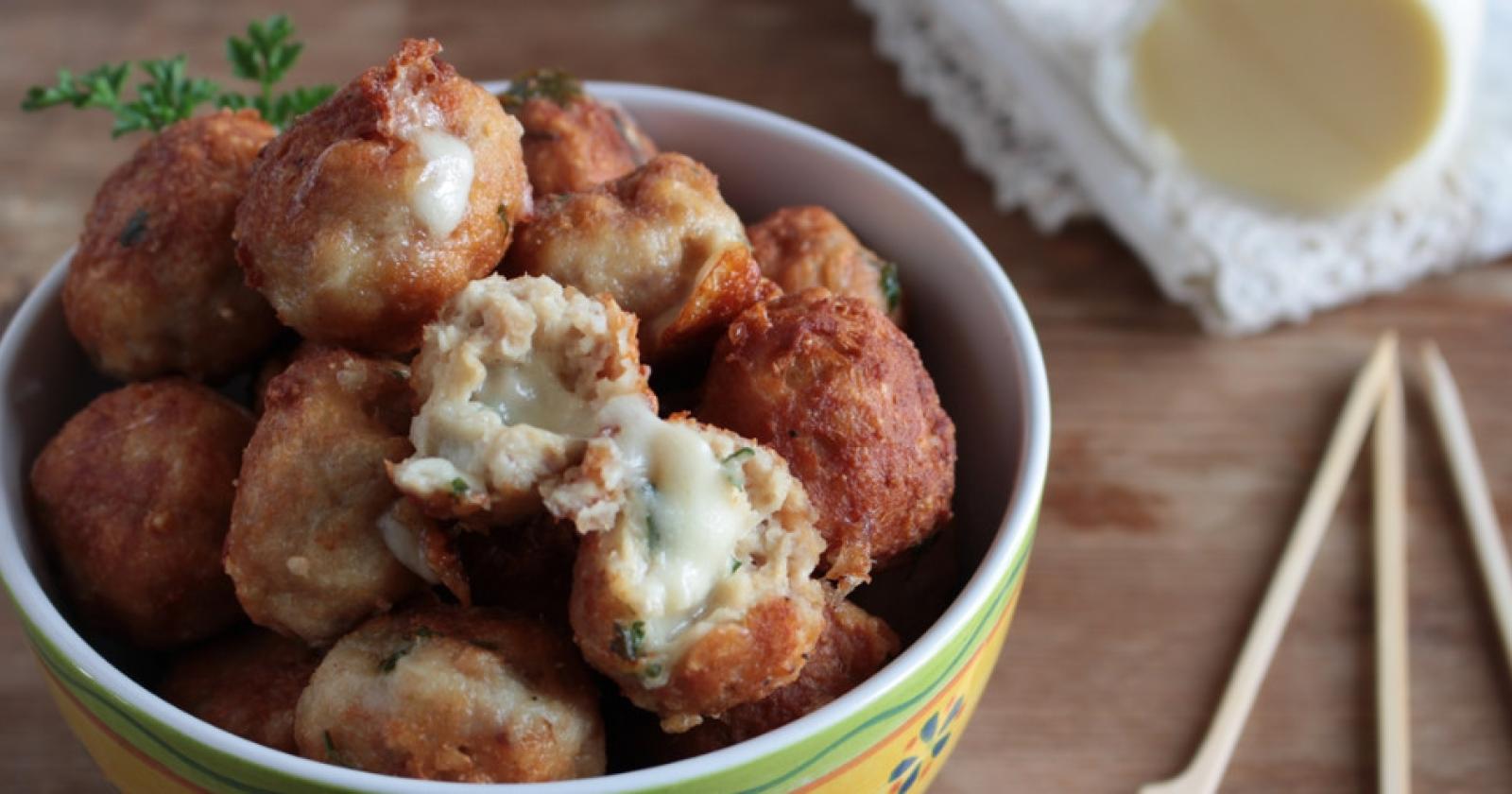 Polpettine di formaggio tenere e fritte