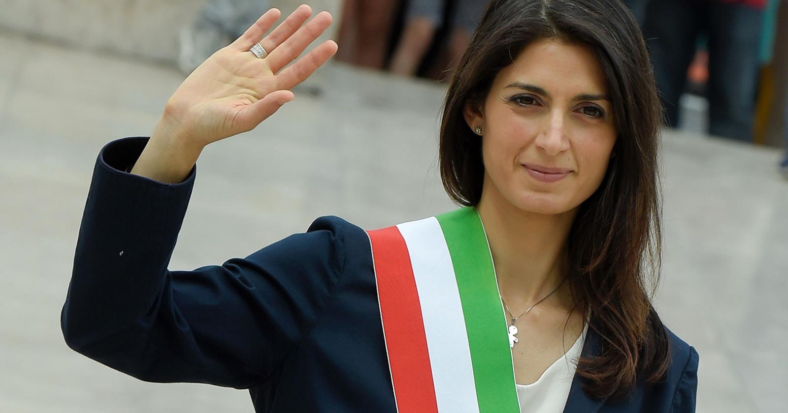 Virginia Raggi ringrazia gli studenti