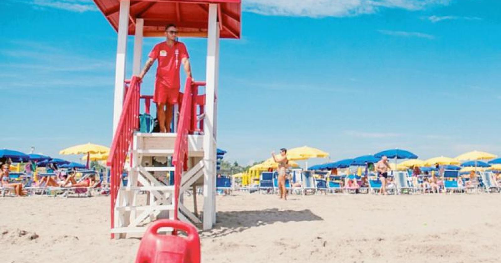 Angeli del mare salvano 6 bagnanti