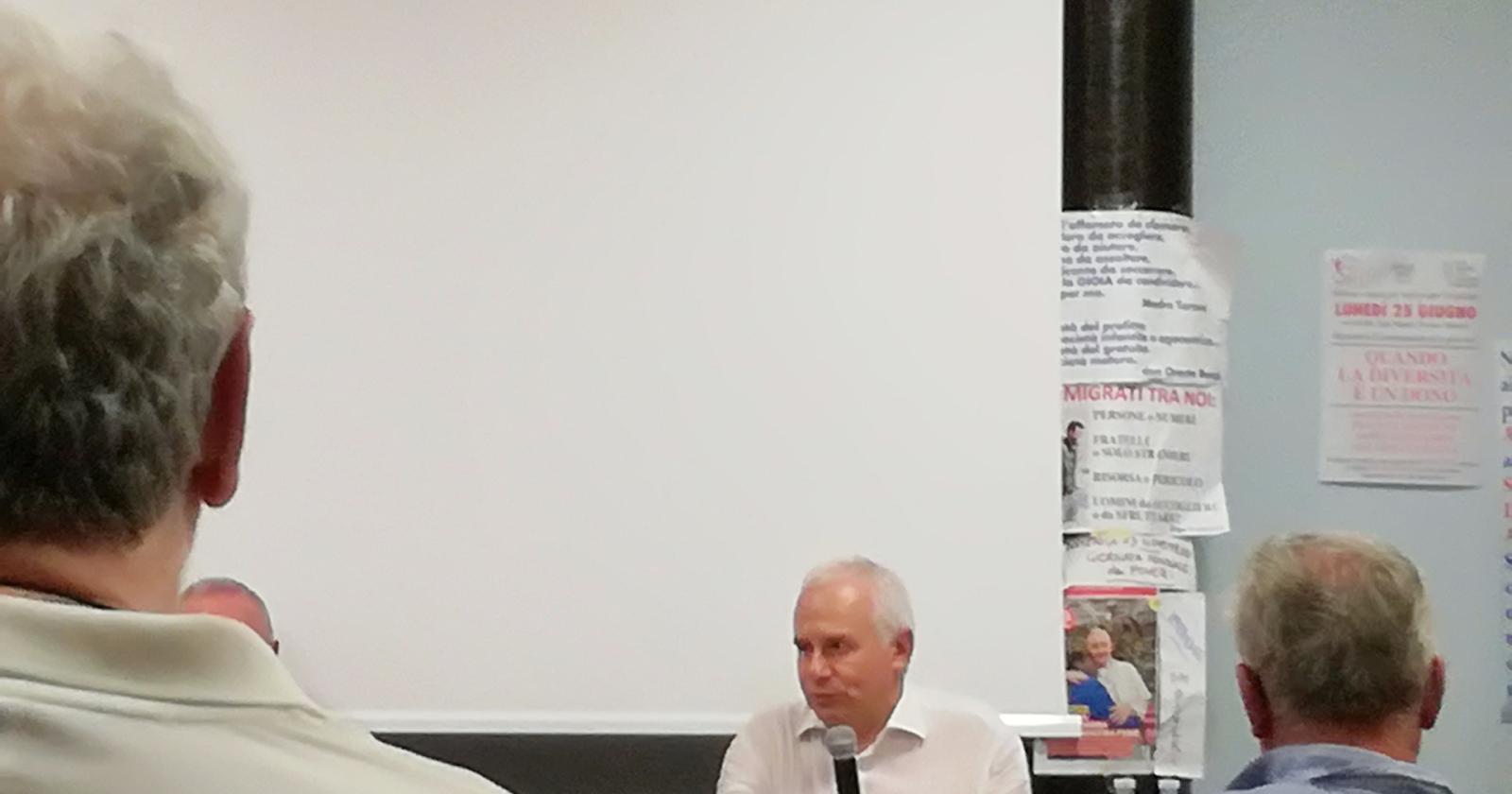 In tanti all'incontro con Marco Tarquinio