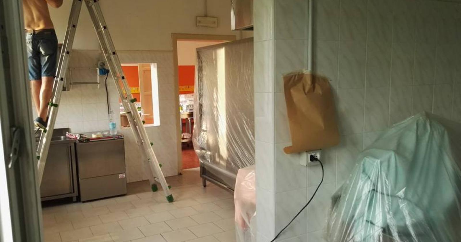 Pap&agrave;-operai rifanno il look all&rsquo;asilo