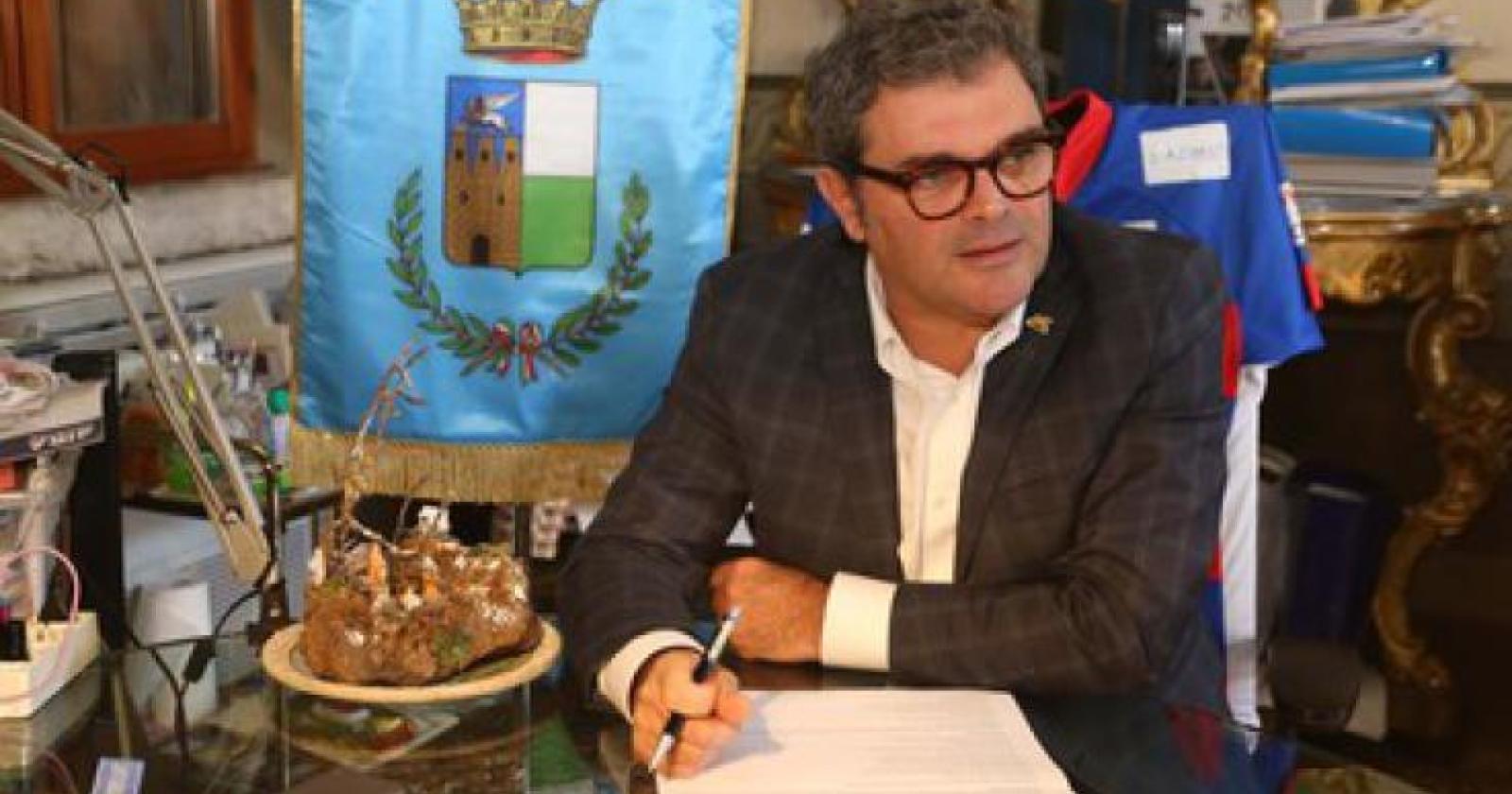 Il sindaco "taglia" gli eventi nel locale di Sguotti (padre)