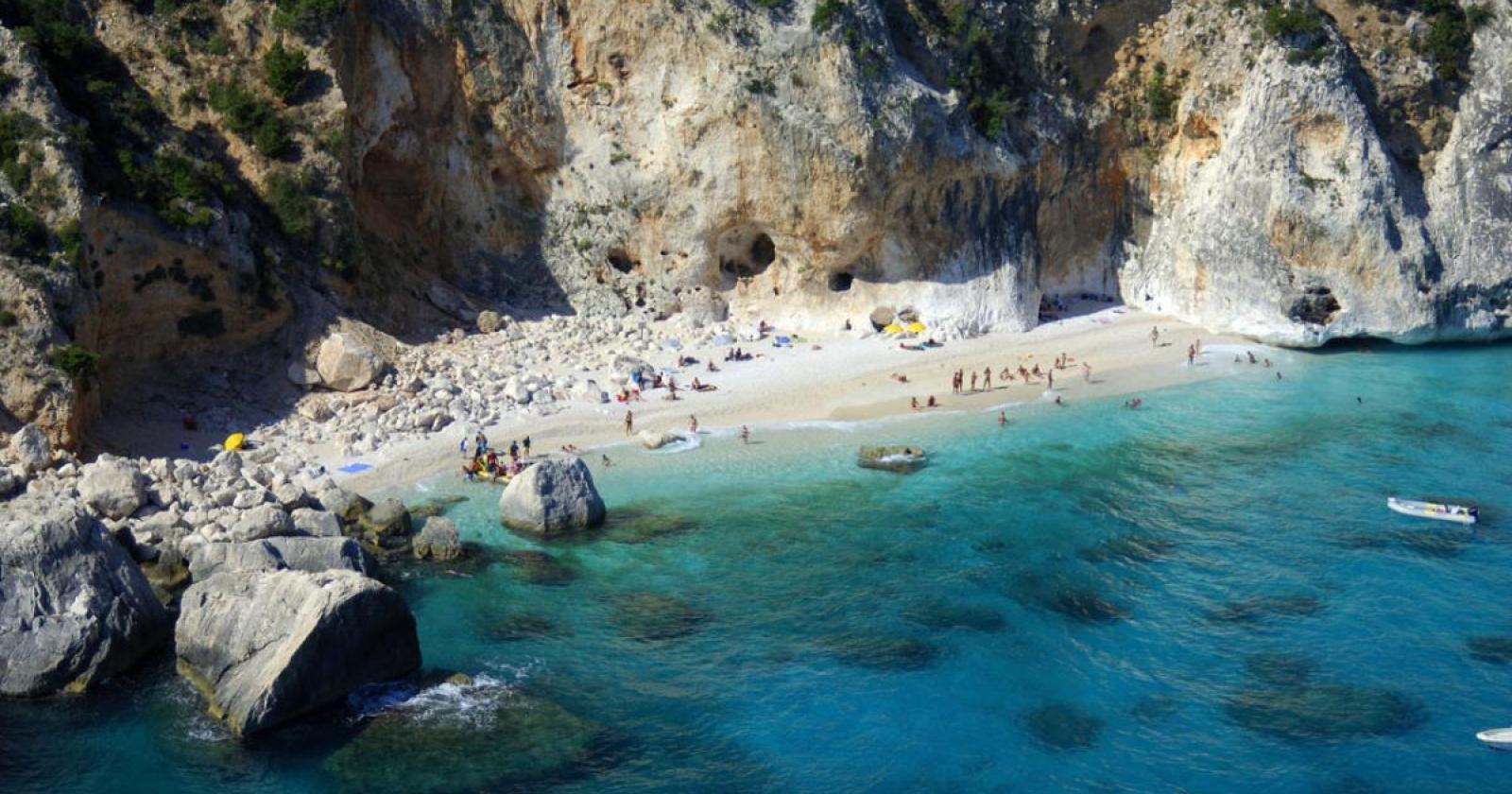 Cala dei gabbiani, un paradiso per gli amanti della tintarella
