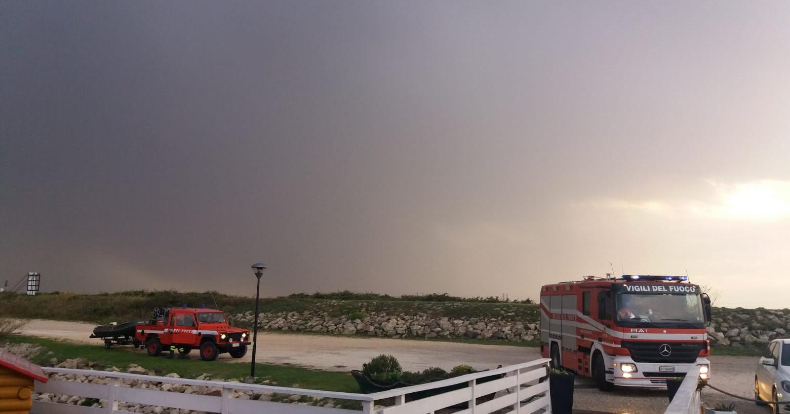 Naufragio nella sacca di Canarin, due salvati dall'elicottero