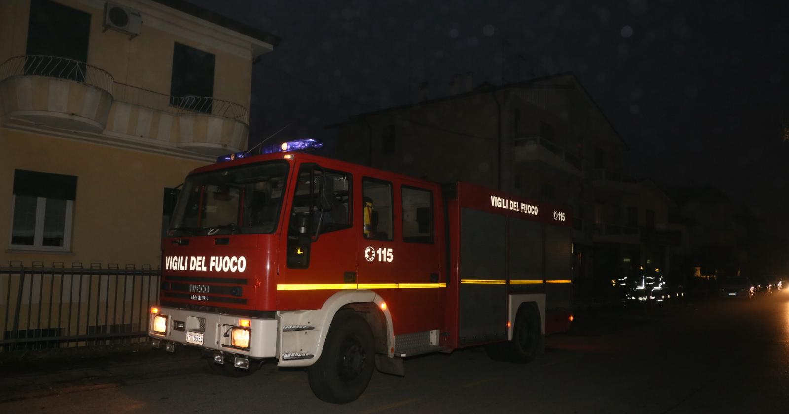 Principio d'incendio sul corso, momenti di paura