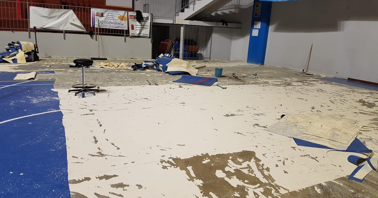Lavori al palazzetto, fischio d'inizio