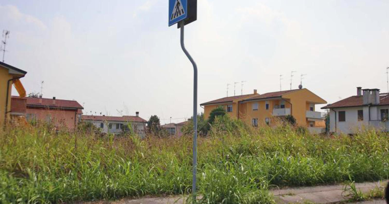Stop al degrado di via Forte, interverrà il Comune