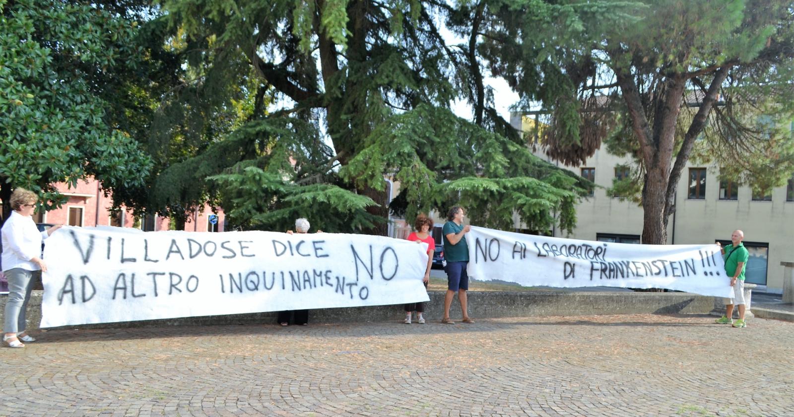 Odori sgradevoli in via XXV Aprile