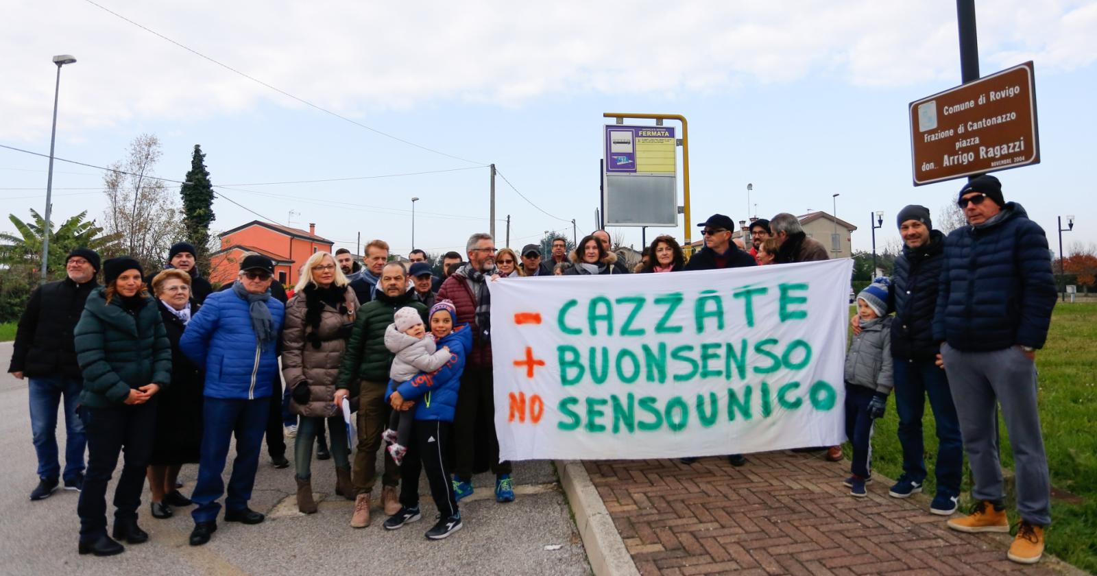 I residenti: "Non mancette, chiediamo l'esenzione dalla Tari"