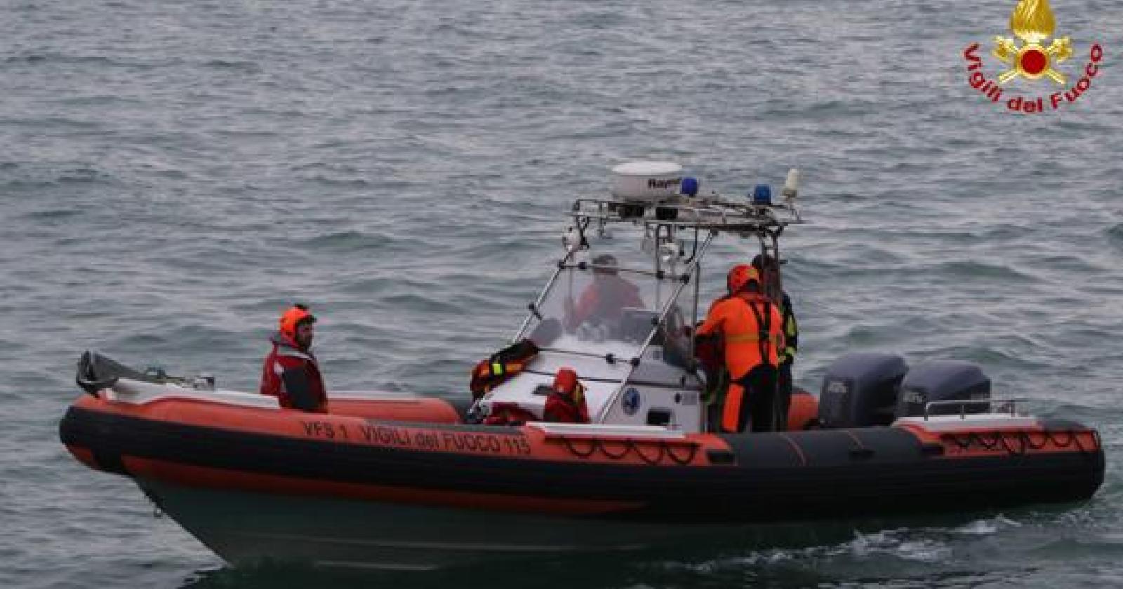 Scontro tra barche in laguna: tre feriti e un pescatore disperso 