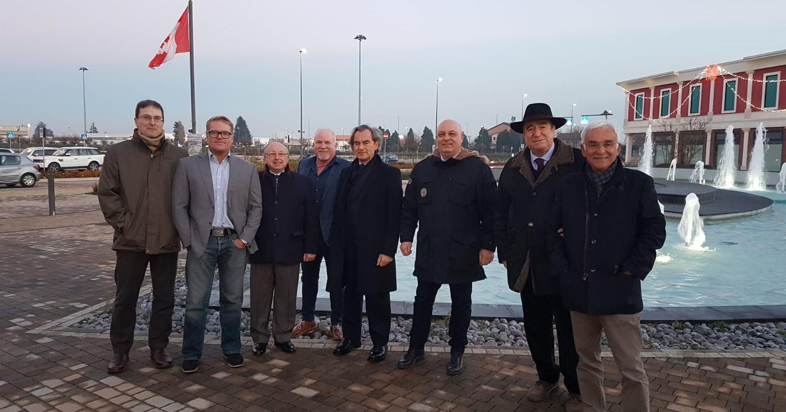 Outlet, arrivano  i canadesi