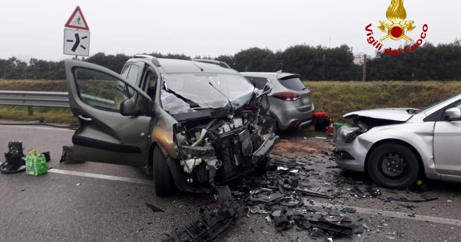 Schianto, muore un 55enne. Paura per un polesano