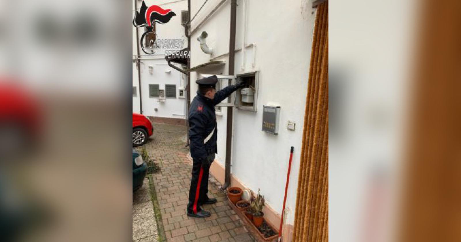 Manomette i cavi elettrici per rubare l’energia elettrica