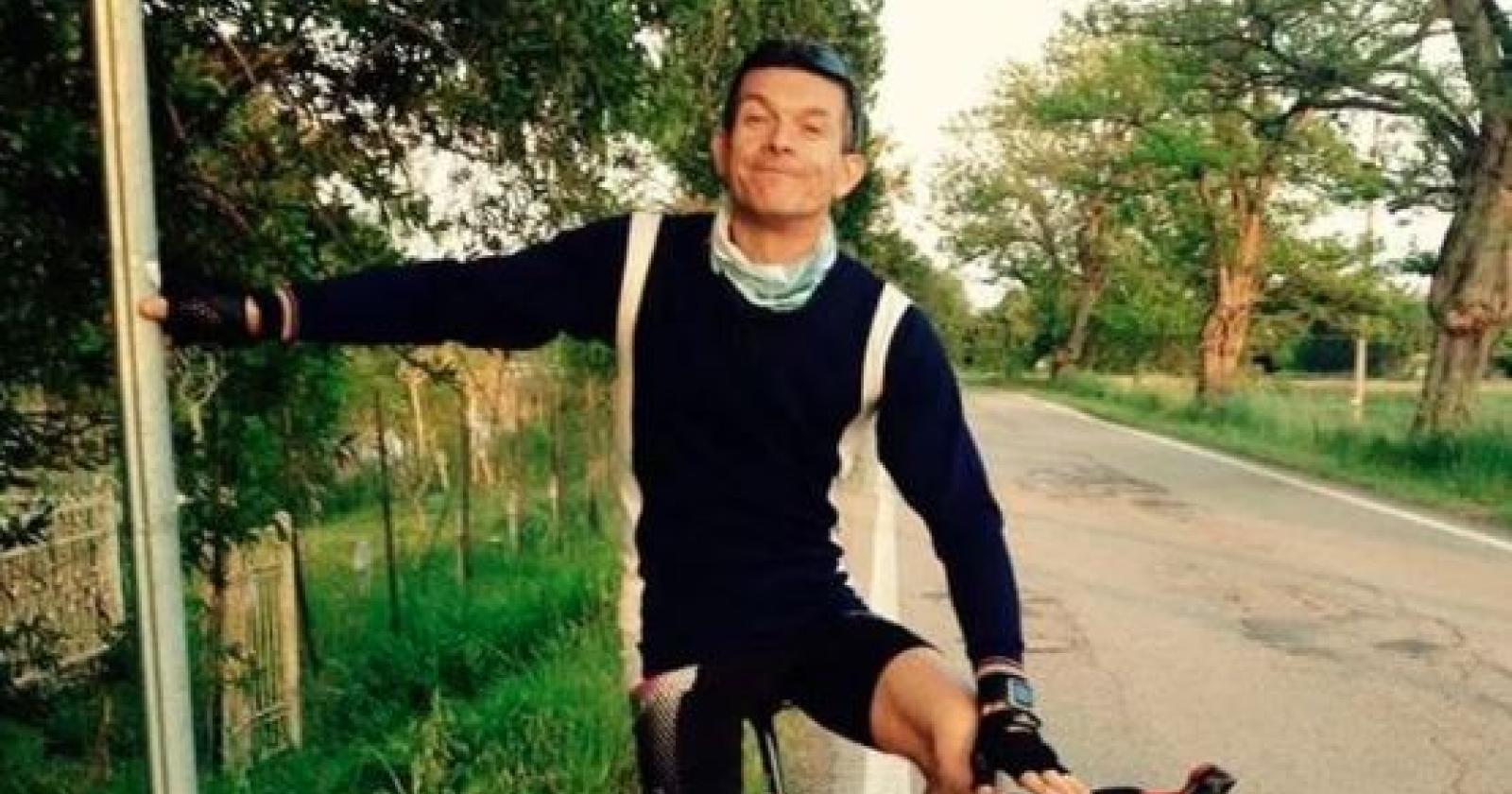 Muore all'improvviso a 47 anni mentre fa il turno di notte in fabbrica