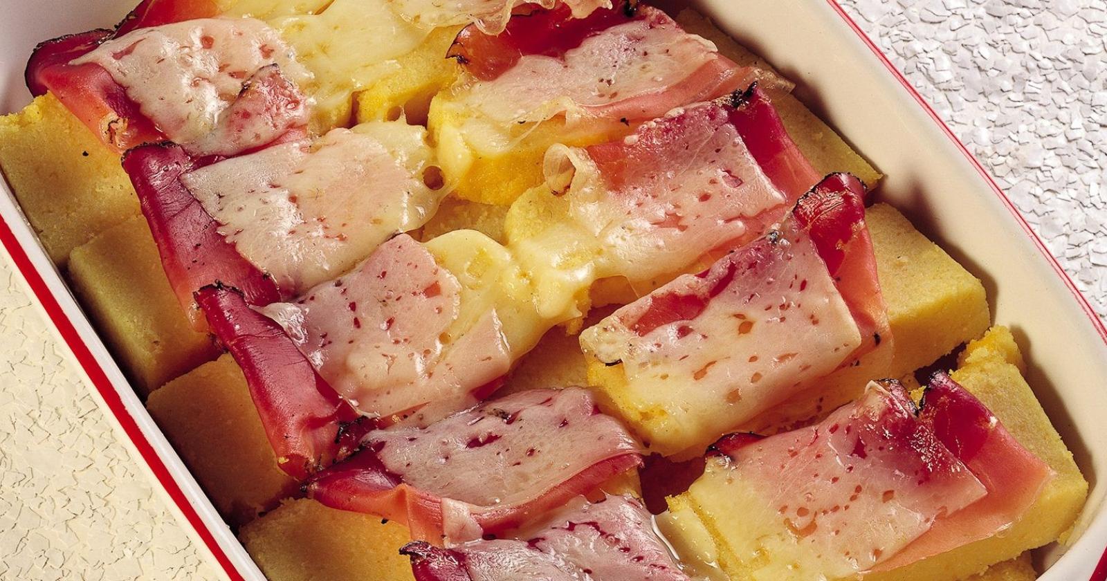 Polenta con speck e Asiago