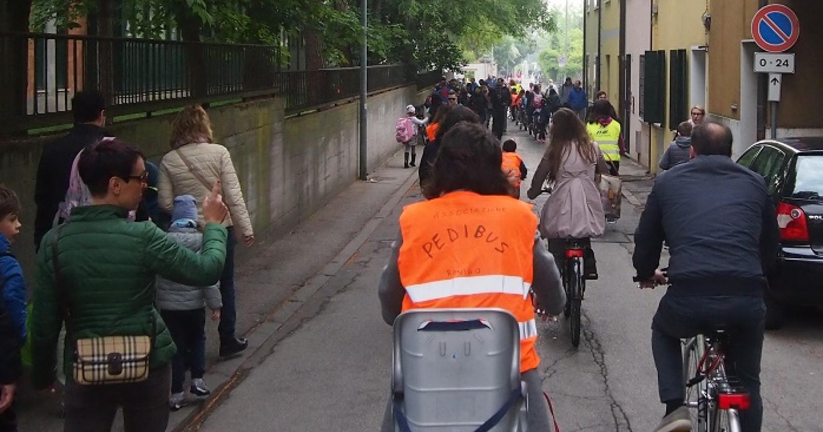 Tutti a scuola a piedi o in bicicletta