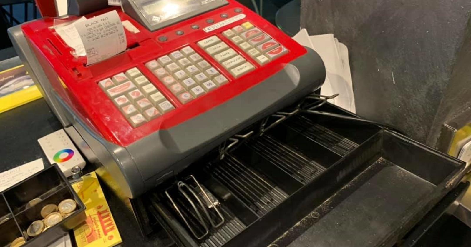 I ladri passano dalla finestra e fanno razzia