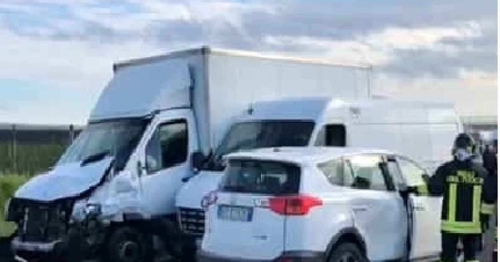 Schianto in A13; traffico in tilt, 12 chilometri di coda
