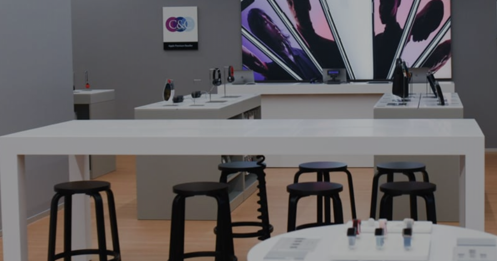 In pieno centro barca il negozio tutto dedicato agli Apple 