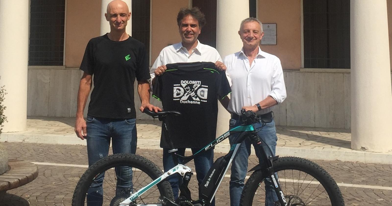 Una super bici tutta polesana in mano al sindaco che ama l'ambiente