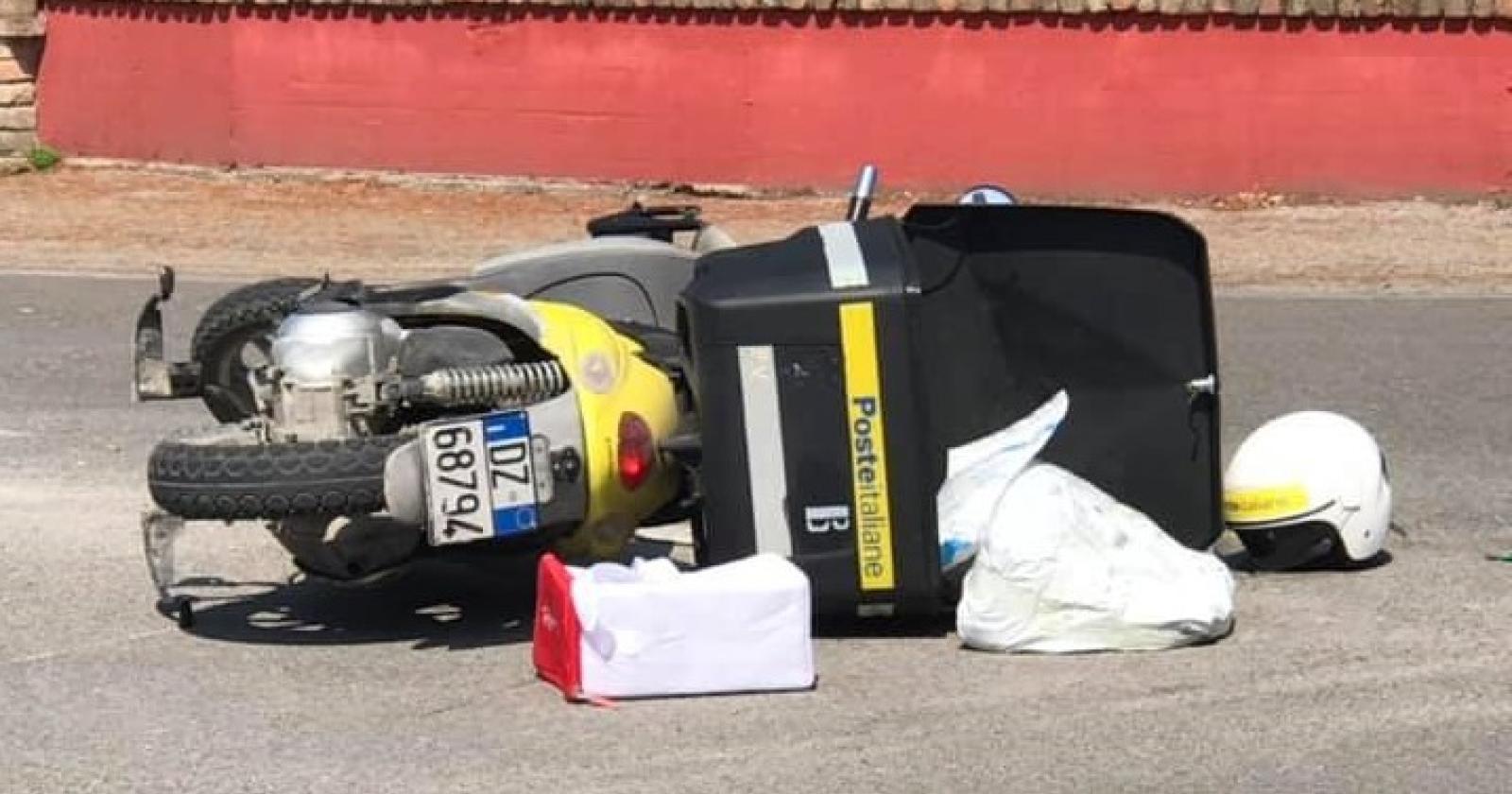 Schianto al Volto, a terra un postino
