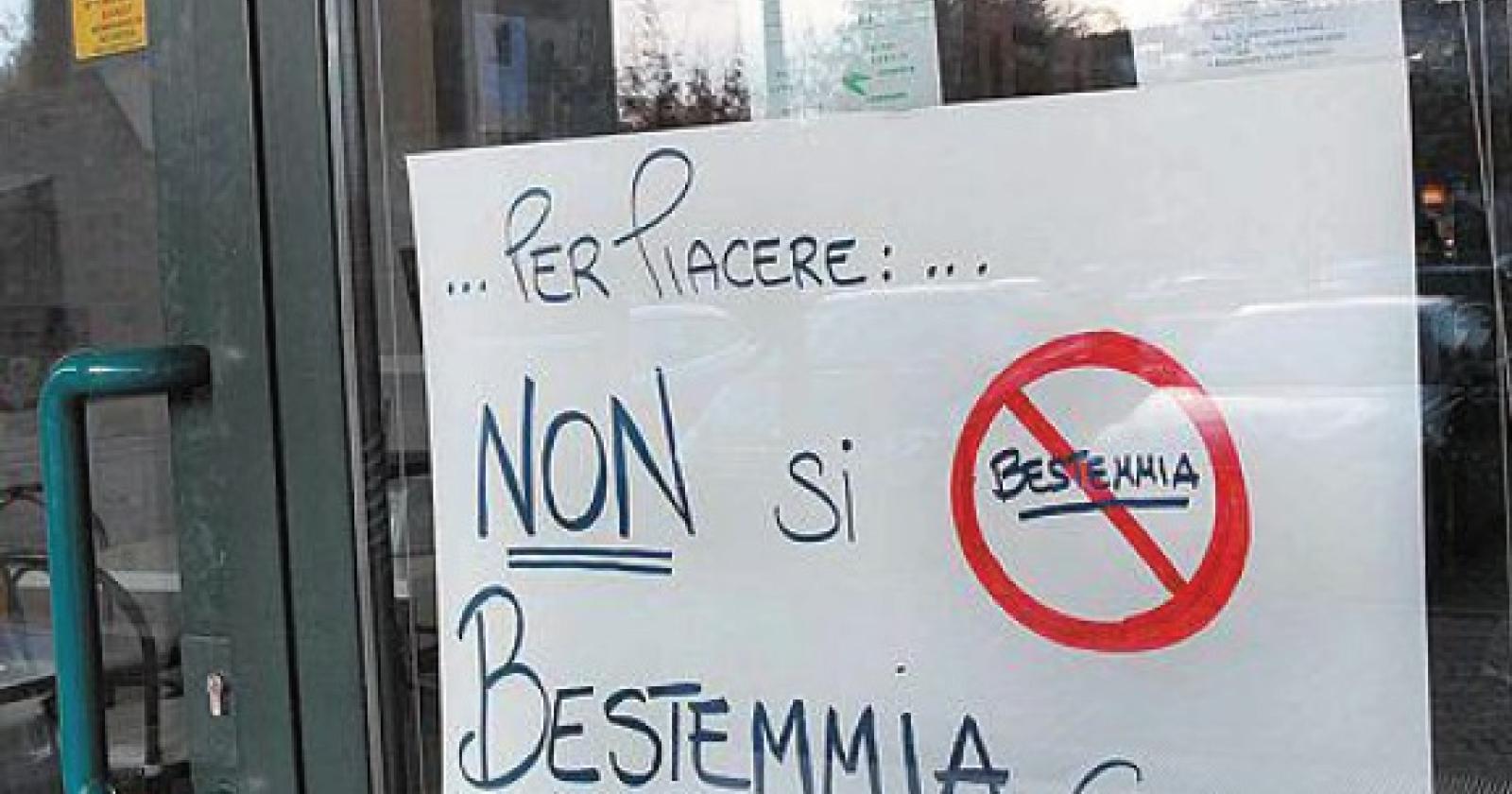Maxi multa da 400 euro per chi bestemmia in strada
