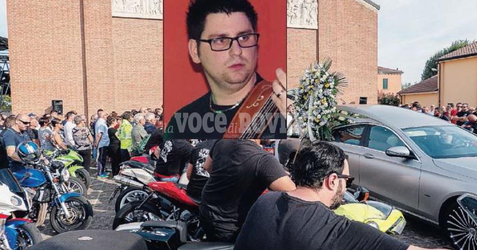 Lacrime e moto per l’addio a Diego