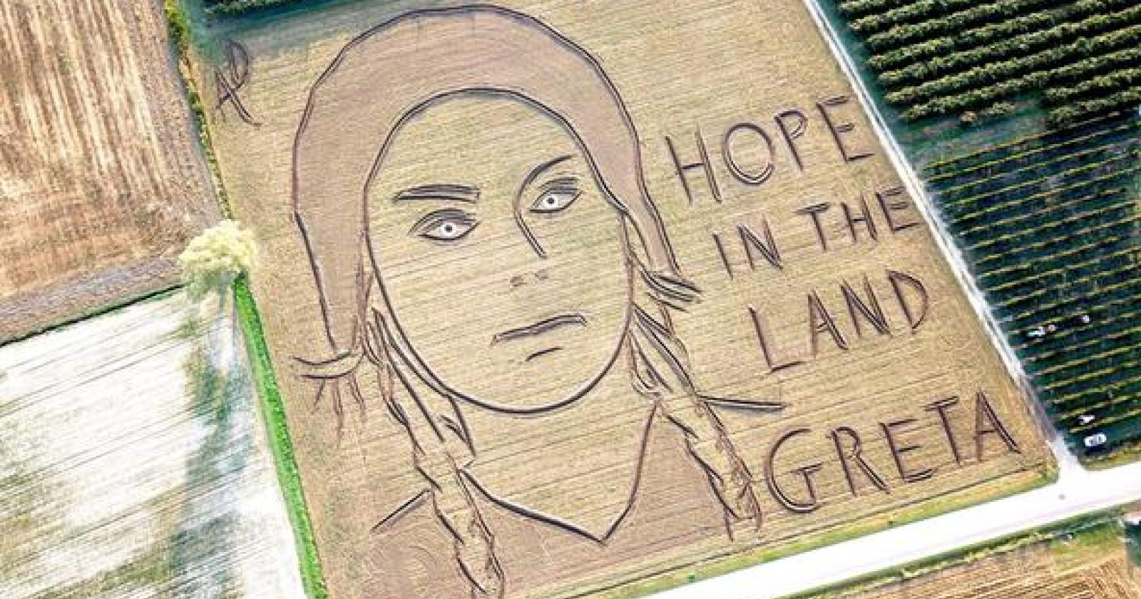 Una land art per Greta Thunberg in mezzo ai campi